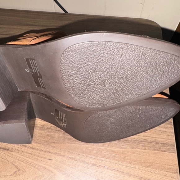 NWOB/Seychelles Pretty Little Bird Suede Boot Women's size 9 in Cognac - Picture 5 of 6